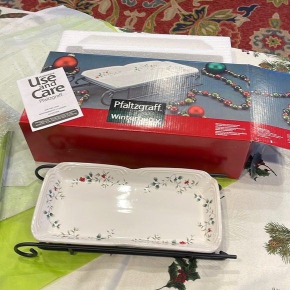 Pfaltzgraff Sled Tray Server-Winter berry serving tray, lunch Buffett, display - Picture 1 of 7